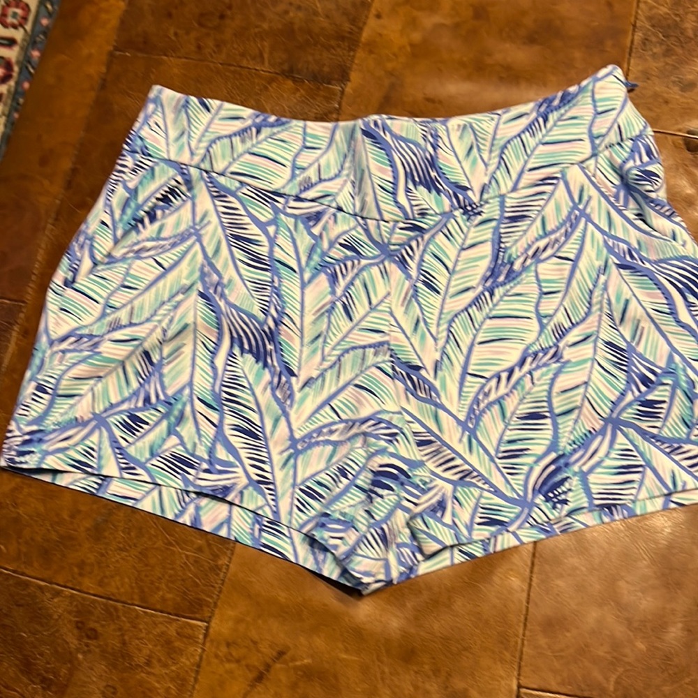 Lilly Pulitzer stretchy shorts